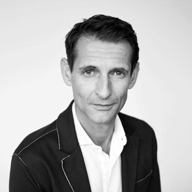 Michael   Nikbakhsh  